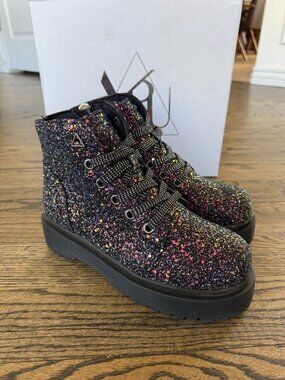 YRU Slayer Black Glitter Platform Boots Size 7 New in Box
